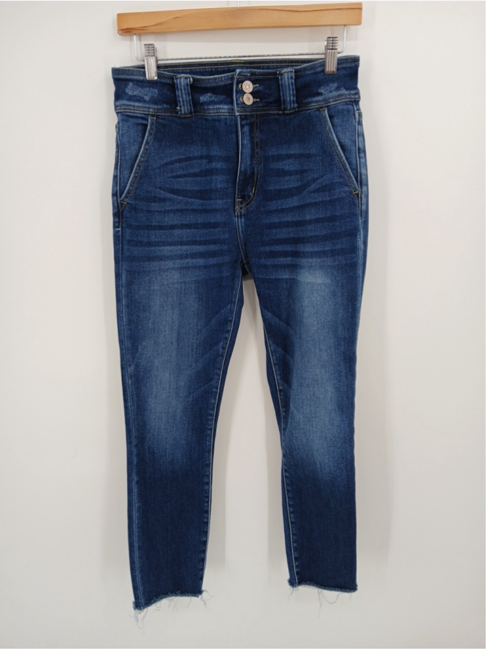 Kancan Los Angeles Womens Distressed Cropped Jeans Size 28 Frayed High Rise